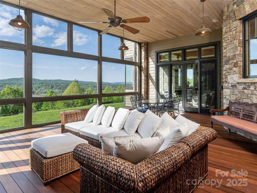 1547 Walnut Cove Road, Hendersonville, NC 28739.  MLS# CAR4326840, YatesRealty ID 4862. 