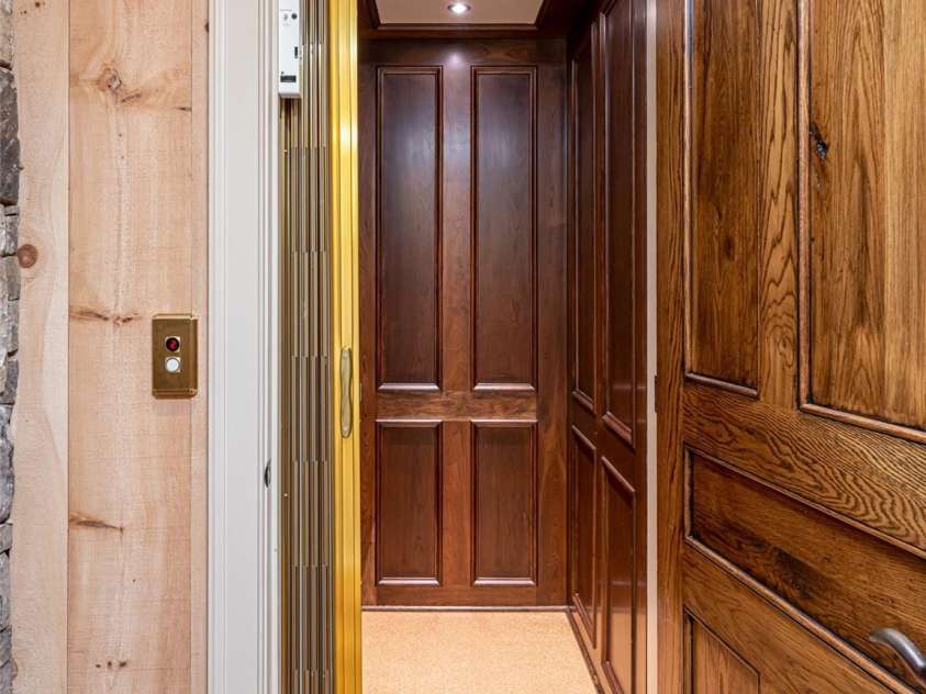 1547 Walnut Cove Road, Hendersonville, NC 28739.  MLS# CAR4326840, YatesRealty ID 4862. 