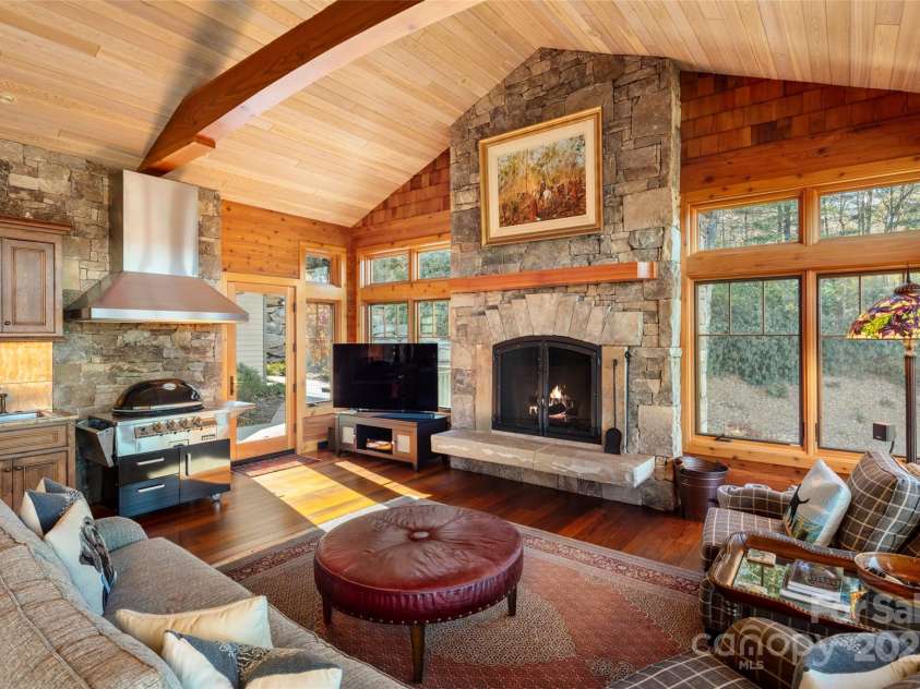 1547 Walnut Cove Road, Hendersonville, NC 28739.  MLS# CAR4326840, YatesRealty ID 4862. 