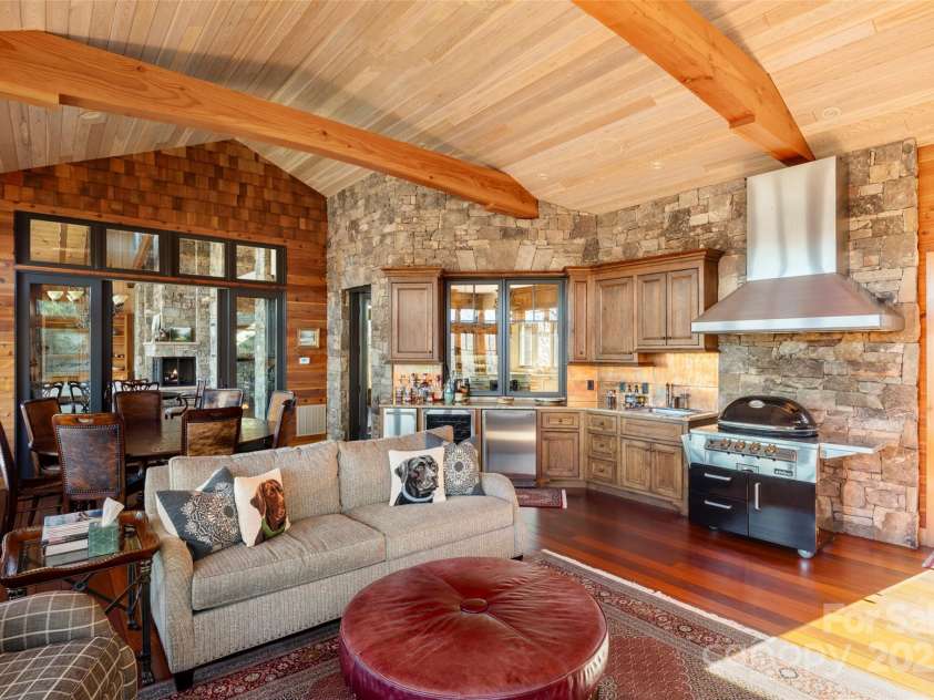 1547 Walnut Cove Road, Hendersonville, NC 28739.  MLS# CAR4326840, YatesRealty ID 4862. 