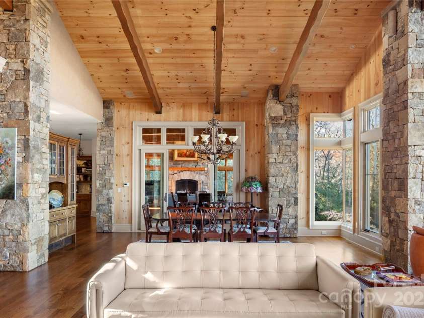 1547 Walnut Cove Road, Hendersonville, NC 28739.  MLS# CAR4326840, YatesRealty ID 4862. 