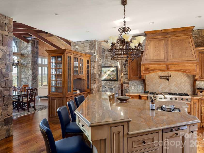 1547 Walnut Cove Road, Hendersonville, NC 28739.  MLS# CAR4326840, YatesRealty ID 4862. 