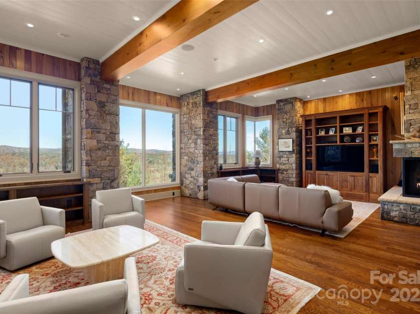 1547 Walnut Cove Road, Hendersonville, NC 28739.  MLS# CAR4326840, YatesRealty ID 4862. 