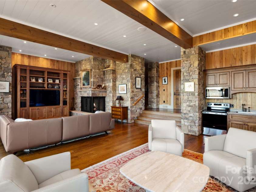 1547 Walnut Cove Road, Hendersonville, NC 28739.  MLS# CAR4326840, YatesRealty ID 4862. 