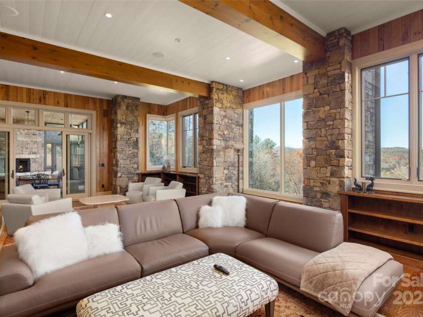 1547 Walnut Cove Road, Hendersonville, NC 28739.  MLS# CAR4326840, YatesRealty ID 4862. 