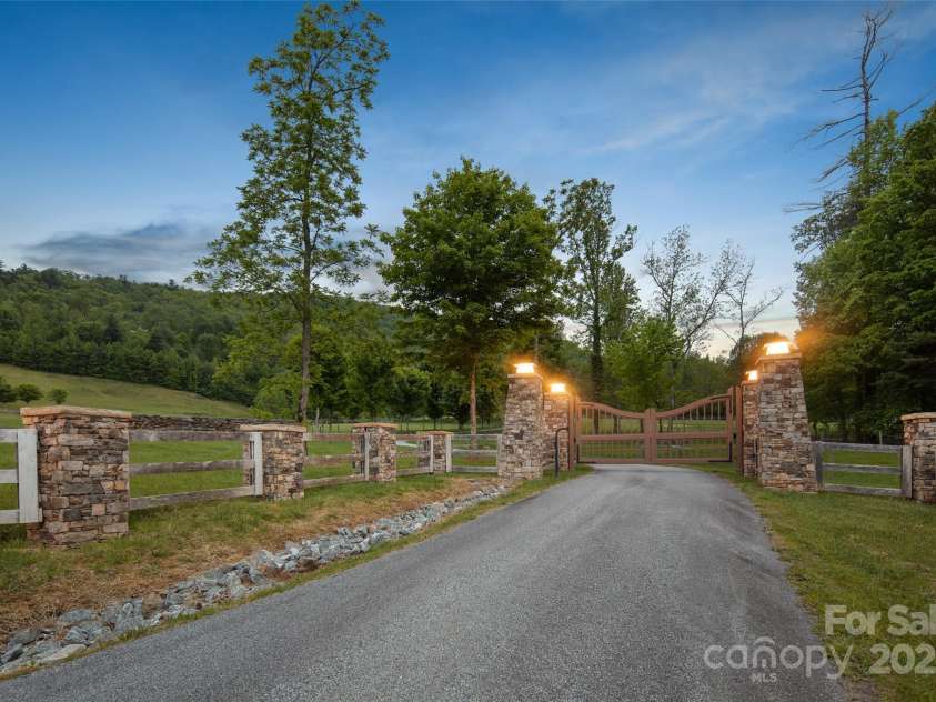 1547 Walnut Cove Road, Hendersonville, NC 28739.  MLS# CAR4326840, YatesRealty ID 4862. Gated entrance