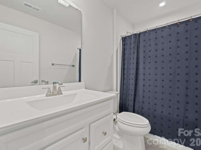 111 Skylar View Way, Troutman, NC 28166.  MLS# CAR4419995, YatesRealty ID 48620. 