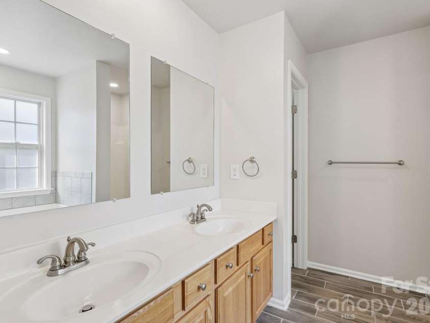 1915 Dundalk Road, Charlotte, NC 28270.  MLS# CAR4420789, YatesRealty ID 48621. 