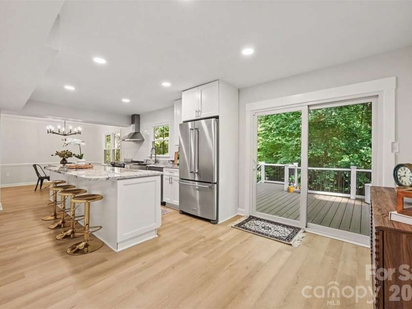 7505 Hawkstand Lane, Charlotte, NC 28210.  MLS# CAR4404392, YatesRealty ID 48622. 