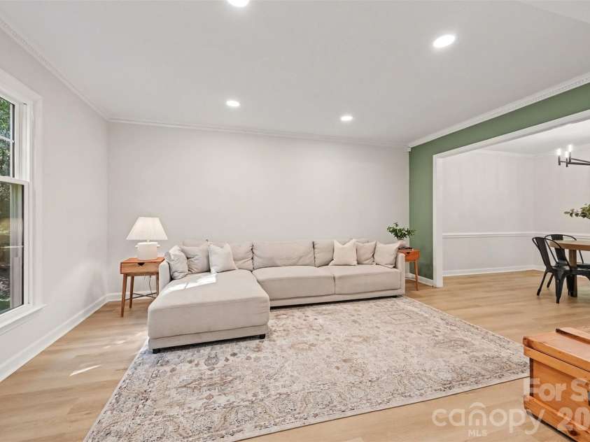 7505 Hawkstand Lane, Charlotte, NC 28210.  MLS# CAR4404392, YatesRealty ID 48622. 