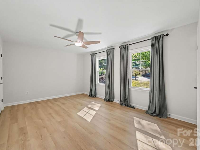 7505 Hawkstand Lane, Charlotte, NC 28210.  MLS# CAR4404392, YatesRealty ID 48622. 