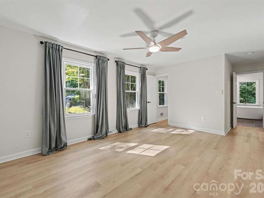 7505 Hawkstand Lane, Charlotte, NC 28210.  MLS# CAR4404392, YatesRealty ID 48622. 
