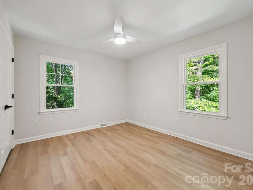 7505 Hawkstand Lane, Charlotte, NC 28210.  MLS# CAR4404392, YatesRealty ID 48622. 