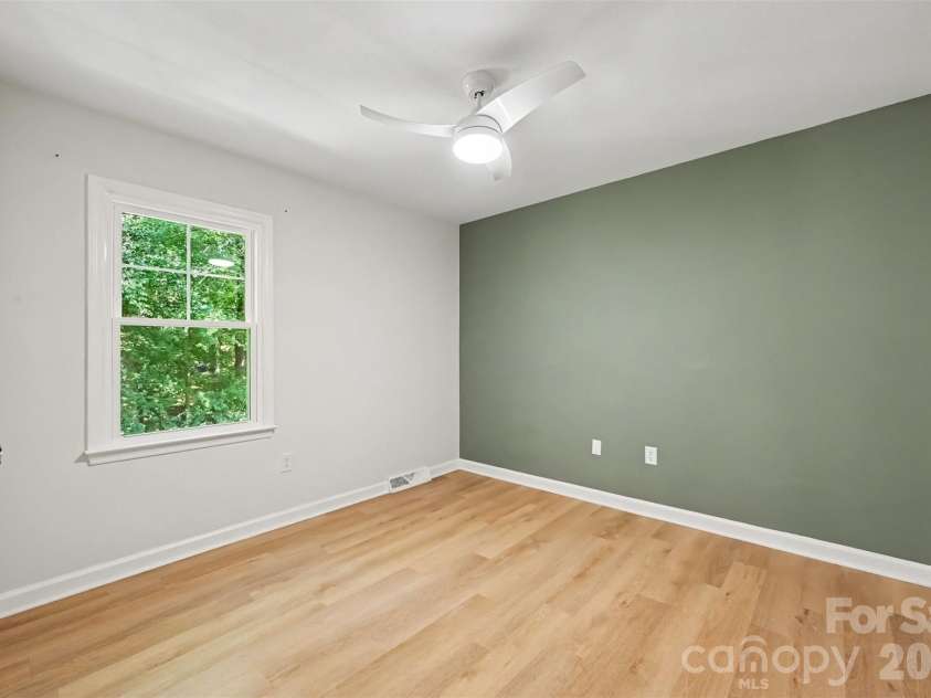 7505 Hawkstand Lane, Charlotte, NC 28210.  MLS# CAR4404392, YatesRealty ID 48622. 