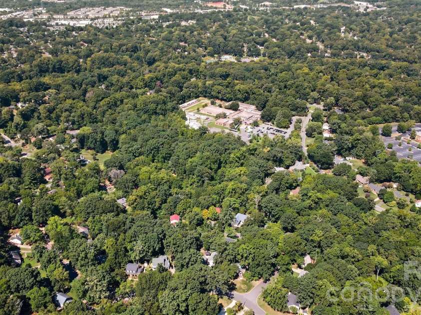 7505 Hawkstand Lane, Charlotte, NC 28210.  MLS# CAR4404392, YatesRealty ID 48622. 