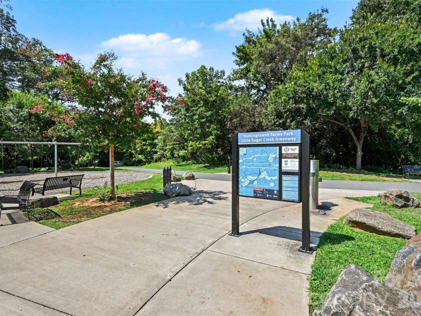 7505 Hawkstand Lane, Charlotte, NC 28210.  MLS# CAR4404392, YatesRealty ID 48622. 