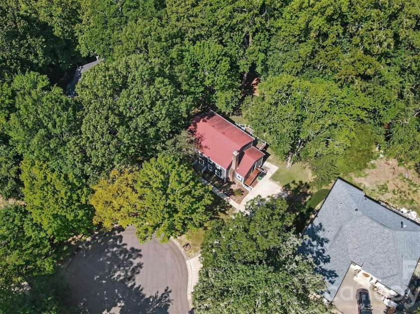7505 Hawkstand Lane, Charlotte, NC 28210.  MLS# CAR4404392, YatesRealty ID 48622. 