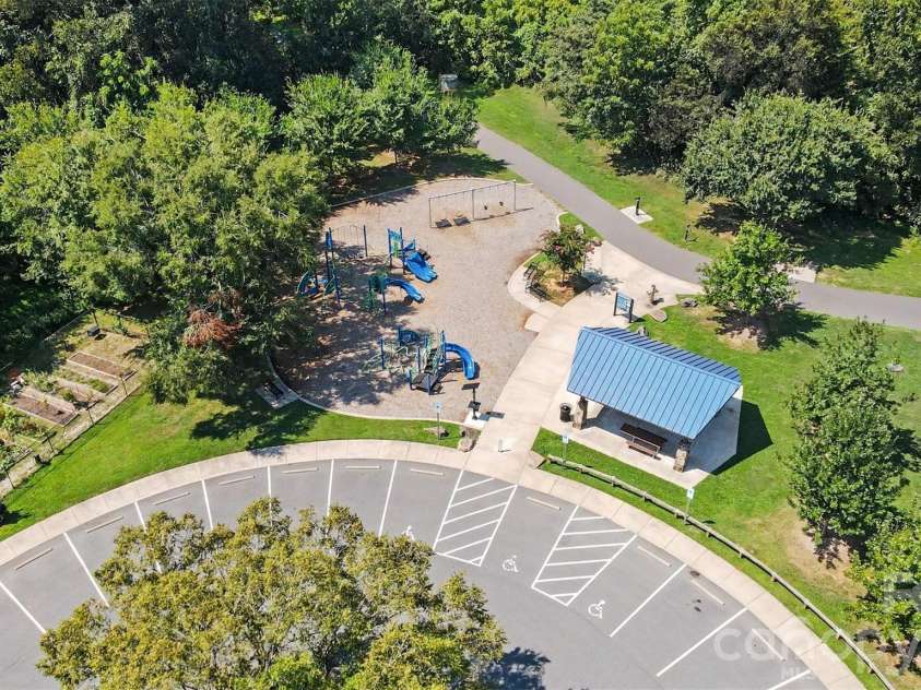 7505 Hawkstand Lane, Charlotte, NC 28210.  MLS# CAR4404392, YatesRealty ID 48622. 