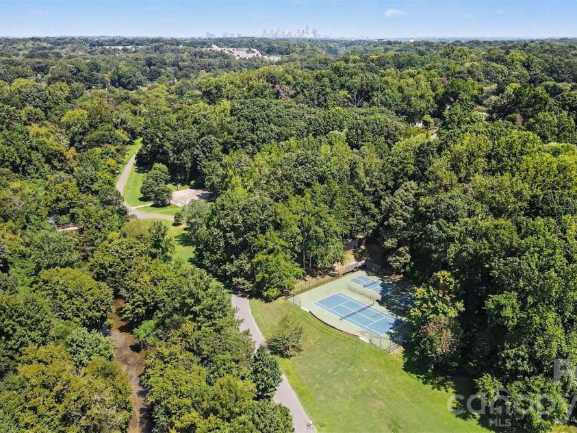 7505 Hawkstand Lane, Charlotte, NC 28210.  MLS# CAR4404392, YatesRealty ID 48622. 