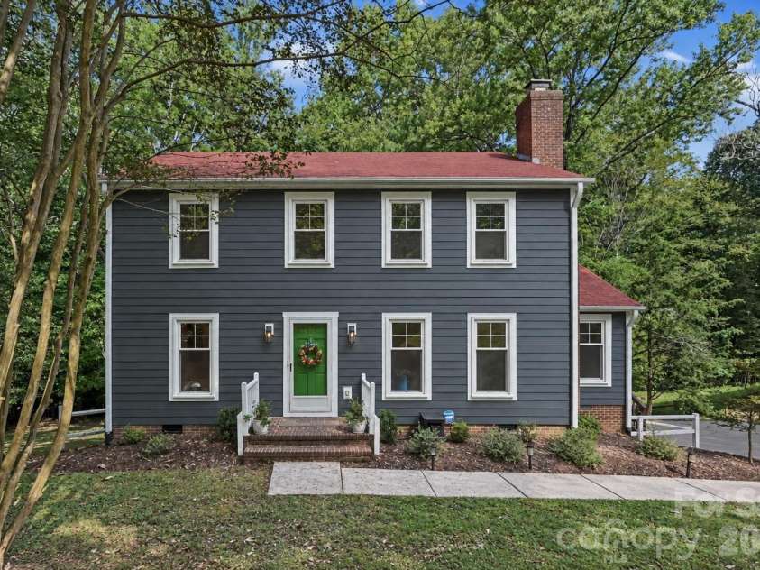 7505 Hawkstand Lane, Charlotte, NC 28210.  MLS# CAR4404392, YatesRealty ID 48622. 