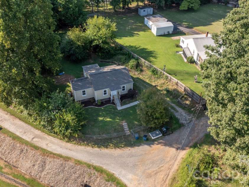 3221 1st Avenue Drive, Conover, NC 28613.  MLS# CAR4420987, YatesRealty ID 48624. 