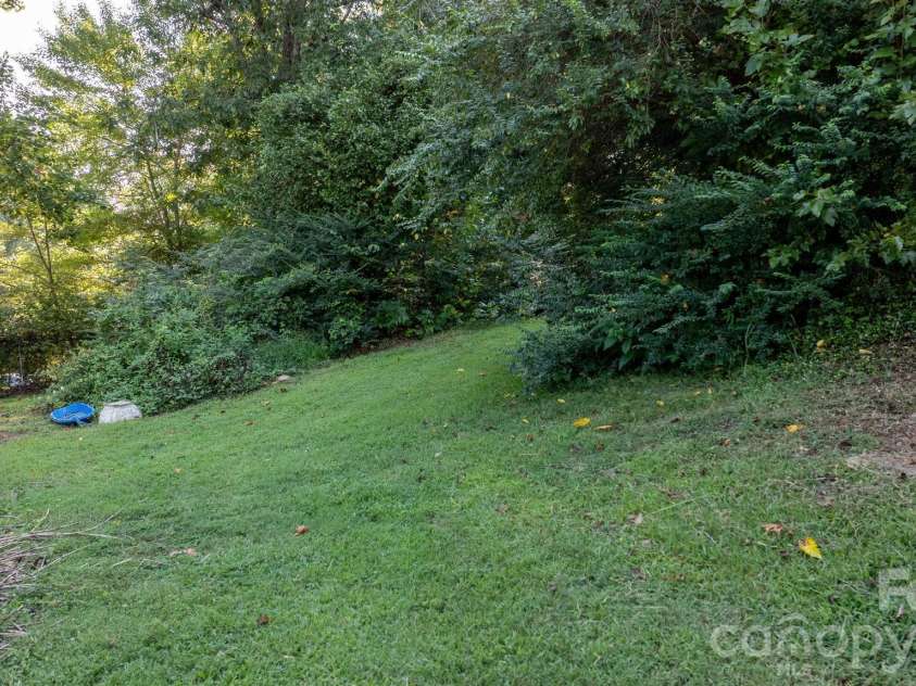 3221 1st Avenue Drive, Conover, NC 28613.  MLS# CAR4420987, YatesRealty ID 48624. 