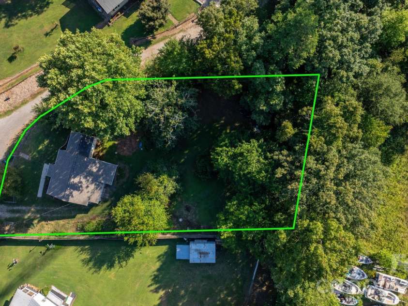 3221 1st Avenue Drive, Conover, NC 28613.  MLS# CAR4420987, YatesRealty ID 48624. 