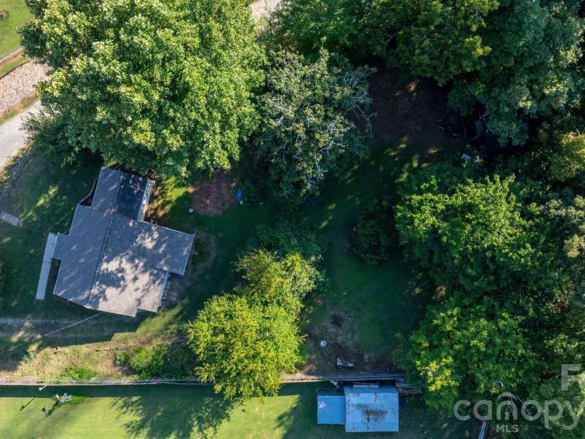 3221 1st Avenue Drive, Conover, NC 28613.  MLS# CAR4420987, YatesRealty ID 48624. 