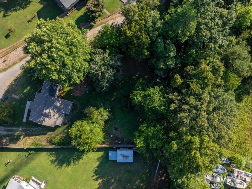 3221 1st Avenue Drive, Conover, NC 28613.  MLS# CAR4420987, YatesRealty ID 48624. 