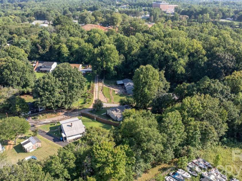 3221 1st Avenue Drive, Conover, NC 28613.  MLS# CAR4420987, YatesRealty ID 48624. 