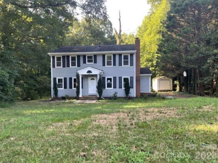 6931 Crossridge Road, Charlotte, NC 28214.  MLS# CAR4409165, YatesRealty ID 48625. 