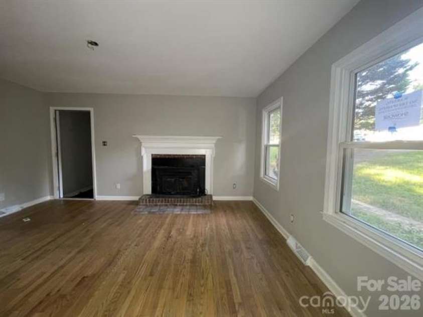 6931 Crossridge Road, Charlotte, NC 28214.  MLS# CAR4409165, YatesRealty ID 48625. 