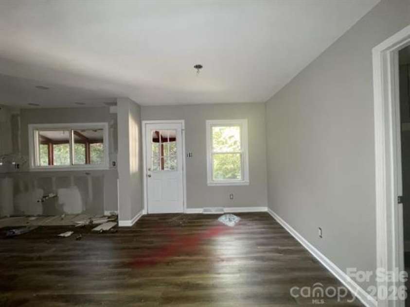 6931 Crossridge Road, Charlotte, NC 28214.  MLS# CAR4409165, YatesRealty ID 48625. 