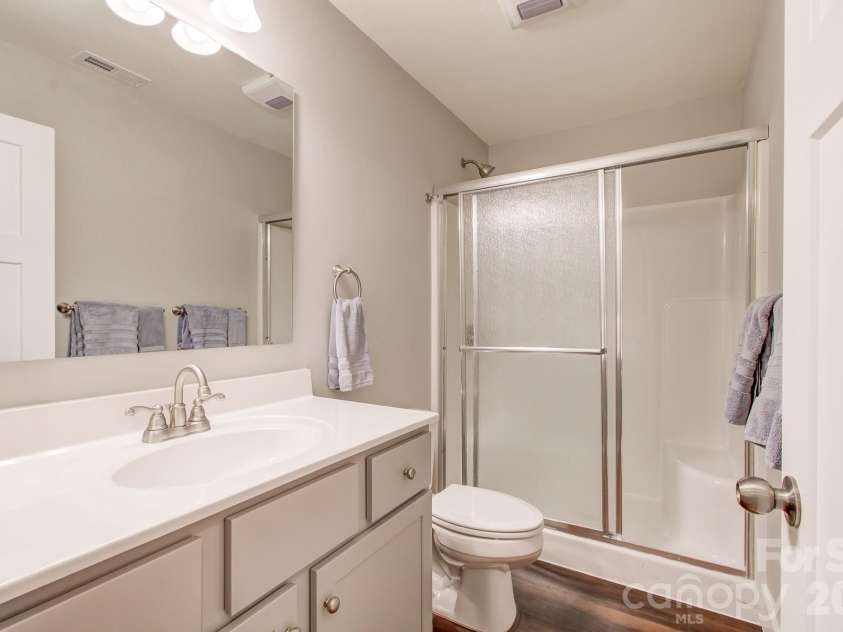 182 Ellerslie Acre None, Hendersonville, NC 28739.  MLS# CAR4385245, YatesRealty ID 48627. En suite bath