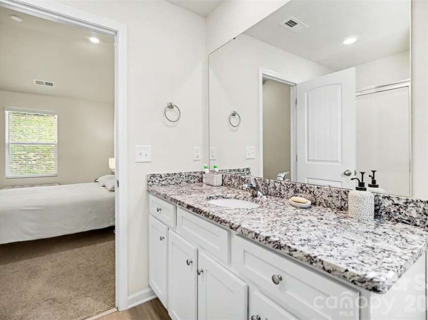 3150 Maple Ridge Drive, Gastonia, NC 28052.  MLS# CAR4420502, YatesRealty ID 48628. Primary Bathroom