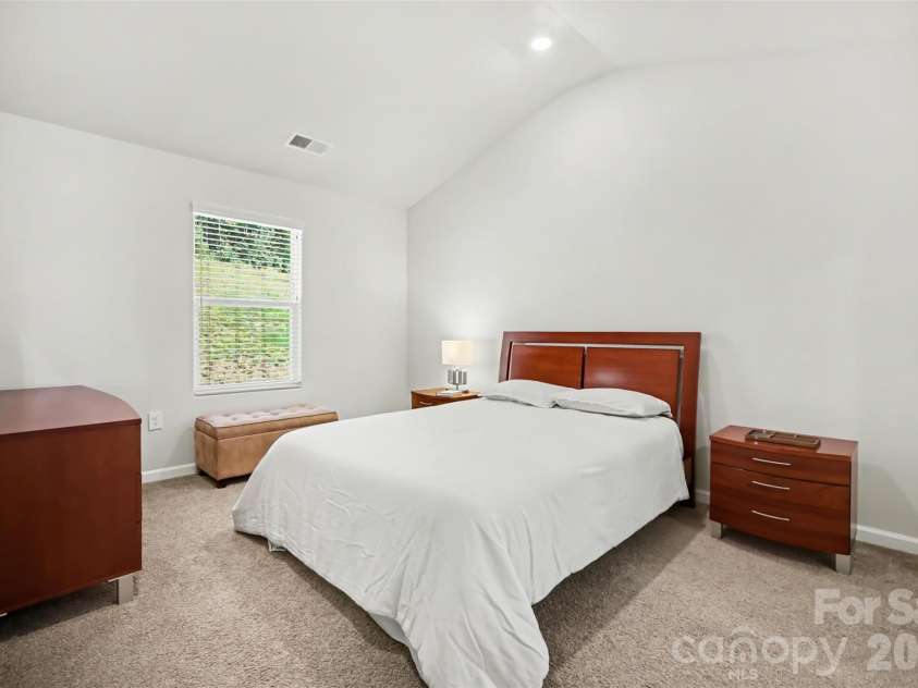 3150 Maple Ridge Drive, Gastonia, NC 28052.  MLS# CAR4420502, YatesRealty ID 48628. Primary Bedroom