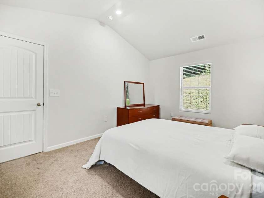 3150 Maple Ridge Drive, Gastonia, NC 28052.  MLS# CAR4420502, YatesRealty ID 48628. Primary Bedroom