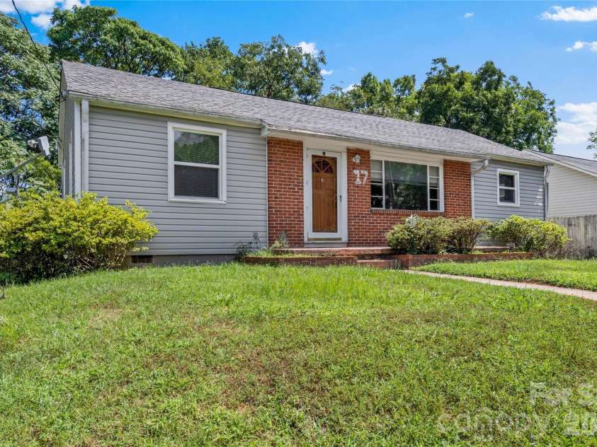 17 Edgewood View Lane, Winston Salem, NC 27127.  MLS# CAR4421322, YatesRealty ID 48629. 