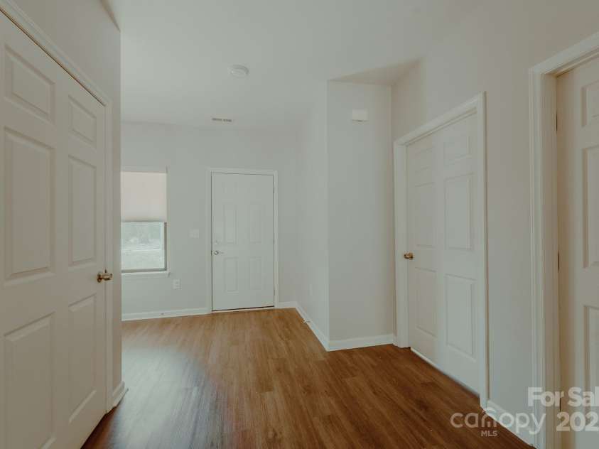 945 3rd Street Place, Hickory, NC 28602.  MLS# CAR4234609, YatesRealty ID 4863. 