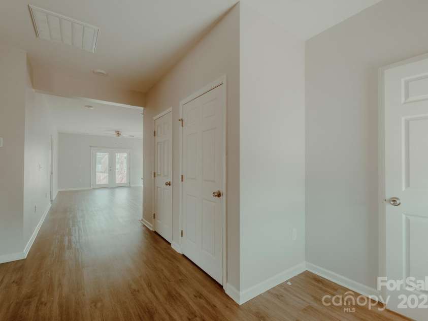 945 3rd Street Place, Hickory, NC 28602.  MLS# CAR4234609, YatesRealty ID 4863. 