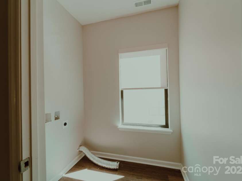 945 3rd Street Place, Hickory, NC 28602.  MLS# CAR4234609, YatesRealty ID 4863. 