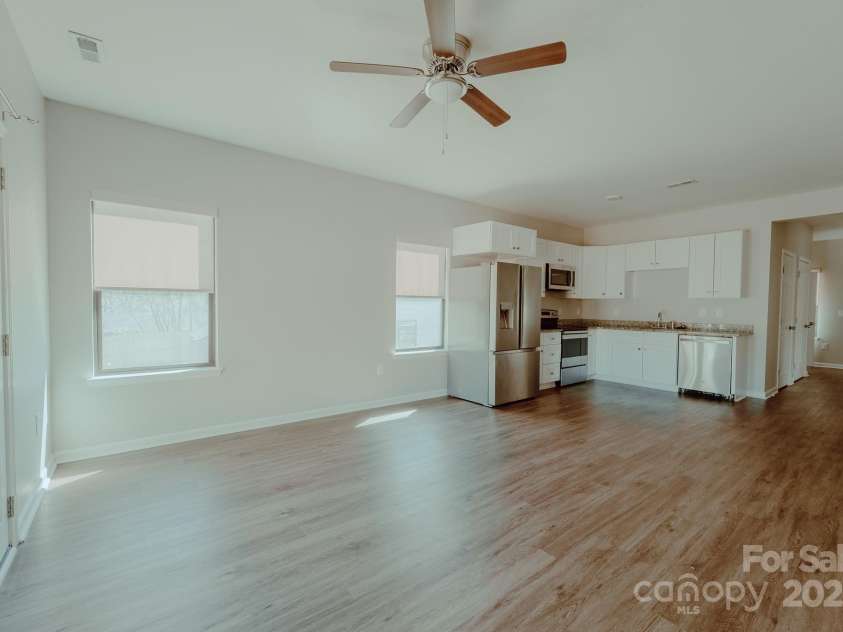 945 3rd Street Place, Hickory, NC 28602.  MLS# CAR4234609, YatesRealty ID 4863. 