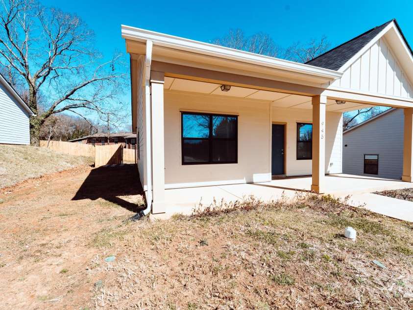945 3rd Street Place, Hickory, NC 28602.  MLS# CAR4234609, YatesRealty ID 4863. 