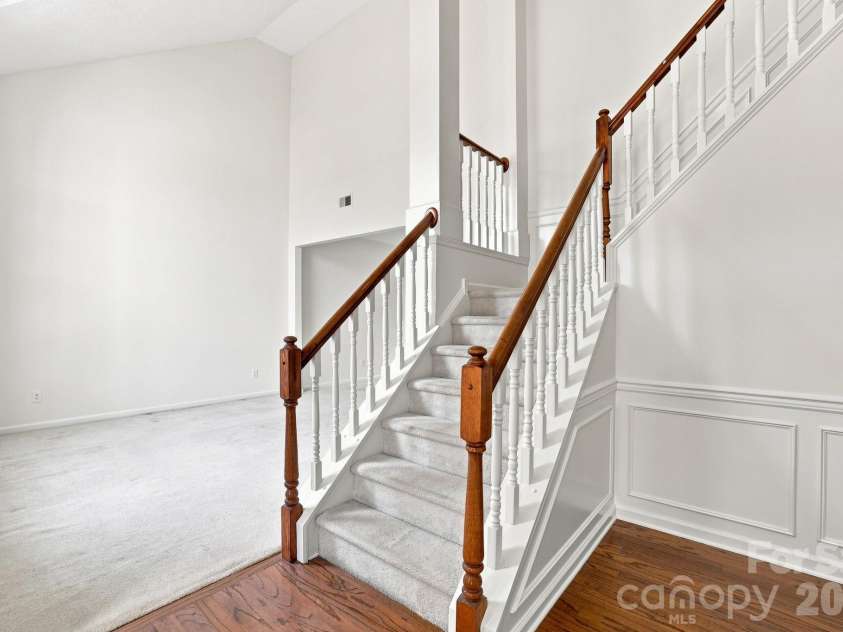 11215 Longhedge Lane, Charlotte, NC 28273.  MLS# CAR4410596, YatesRealty ID 48632. 