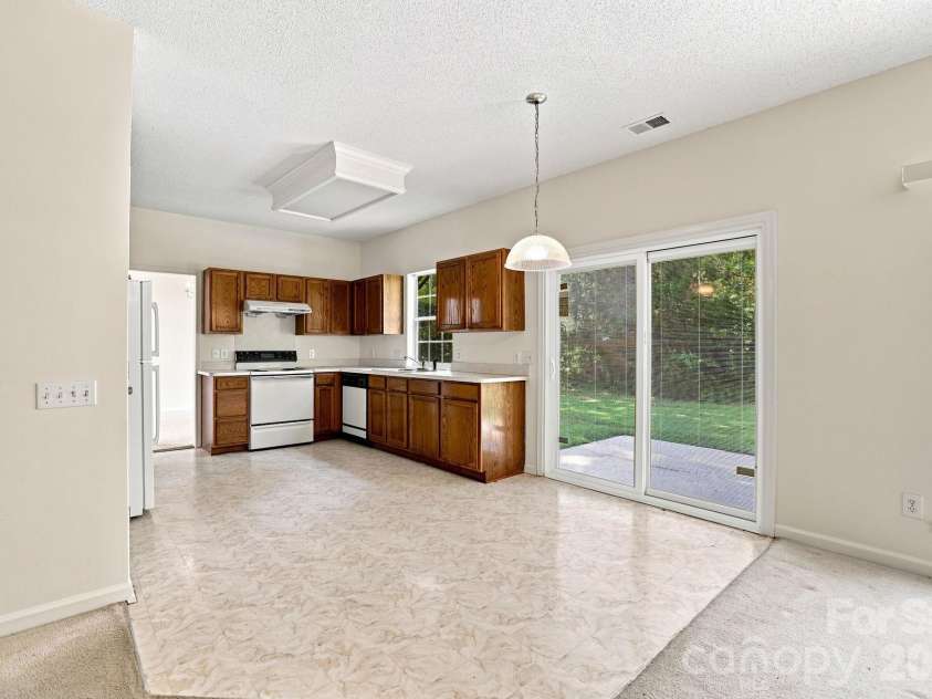 11215 Longhedge Lane, Charlotte, NC 28273.  MLS# CAR4410596, YatesRealty ID 48632. 