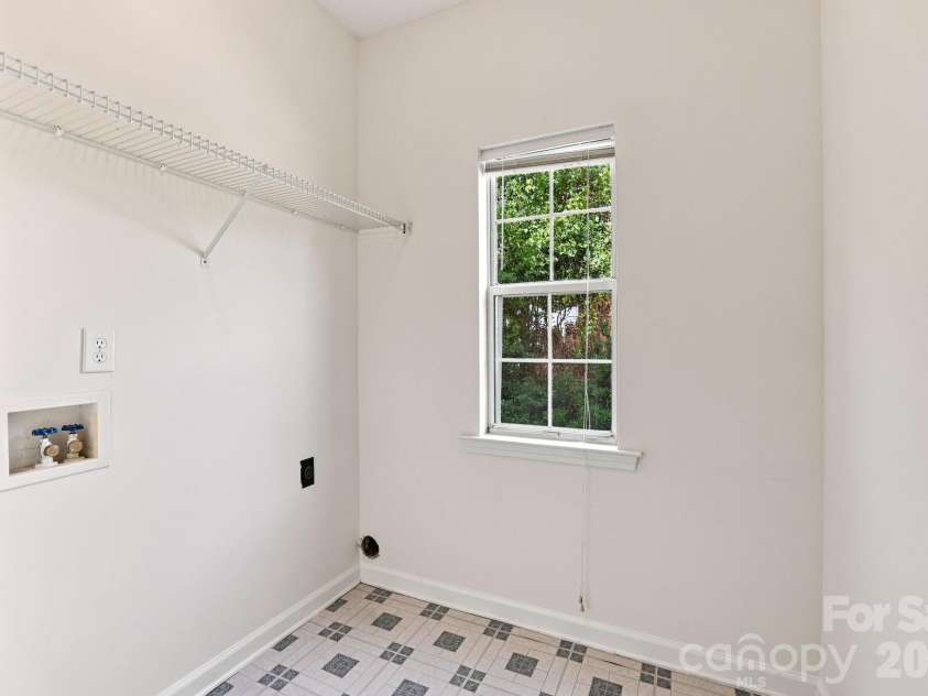 11215 Longhedge Lane, Charlotte, NC 28273.  MLS# CAR4410596, YatesRealty ID 48632. 