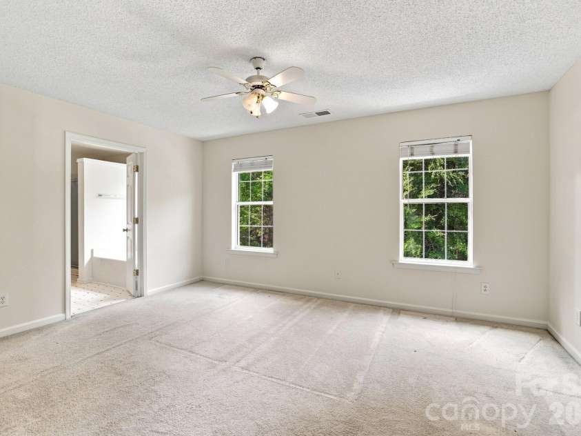 11215 Longhedge Lane, Charlotte, NC 28273.  MLS# CAR4410596, YatesRealty ID 48632. 