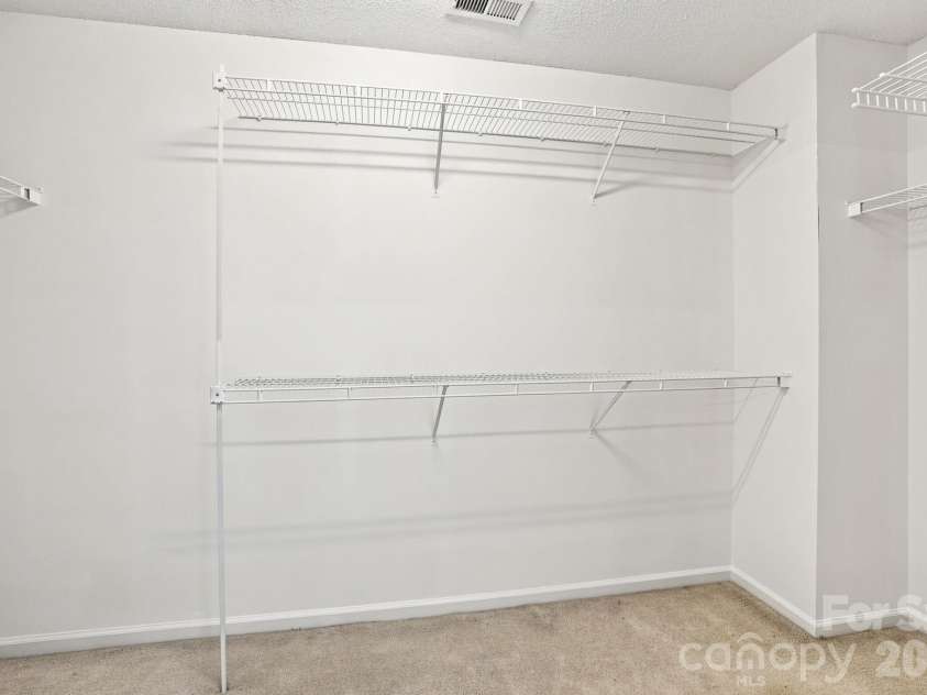 11215 Longhedge Lane, Charlotte, NC 28273.  MLS# CAR4410596, YatesRealty ID 48632. 
