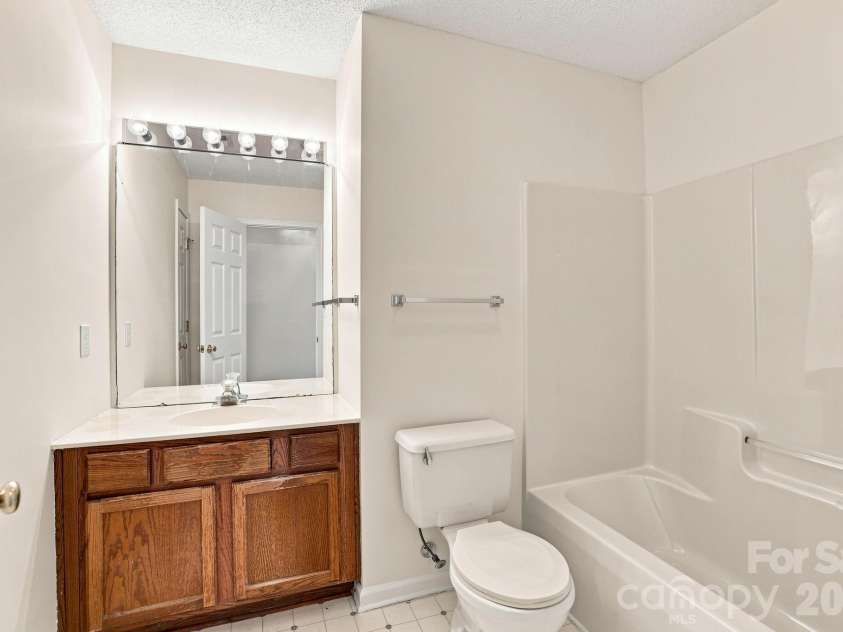11215 Longhedge Lane, Charlotte, NC 28273.  MLS# CAR4410596, YatesRealty ID 48632. 