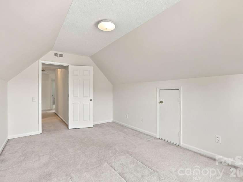 11215 Longhedge Lane, Charlotte, NC 28273.  MLS# CAR4410596, YatesRealty ID 48632. 
